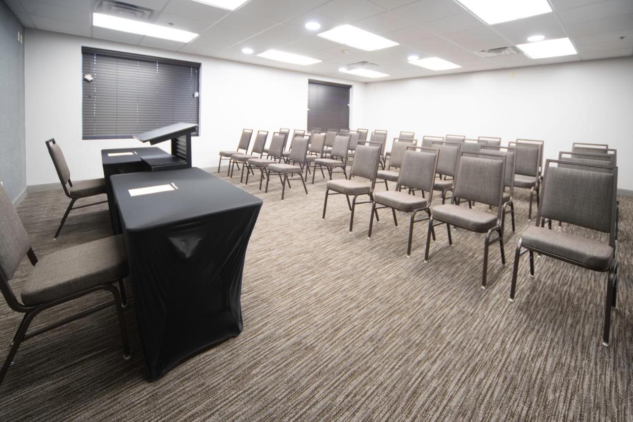 Hotel Country & By Radisson, Stone Mountain, Ga